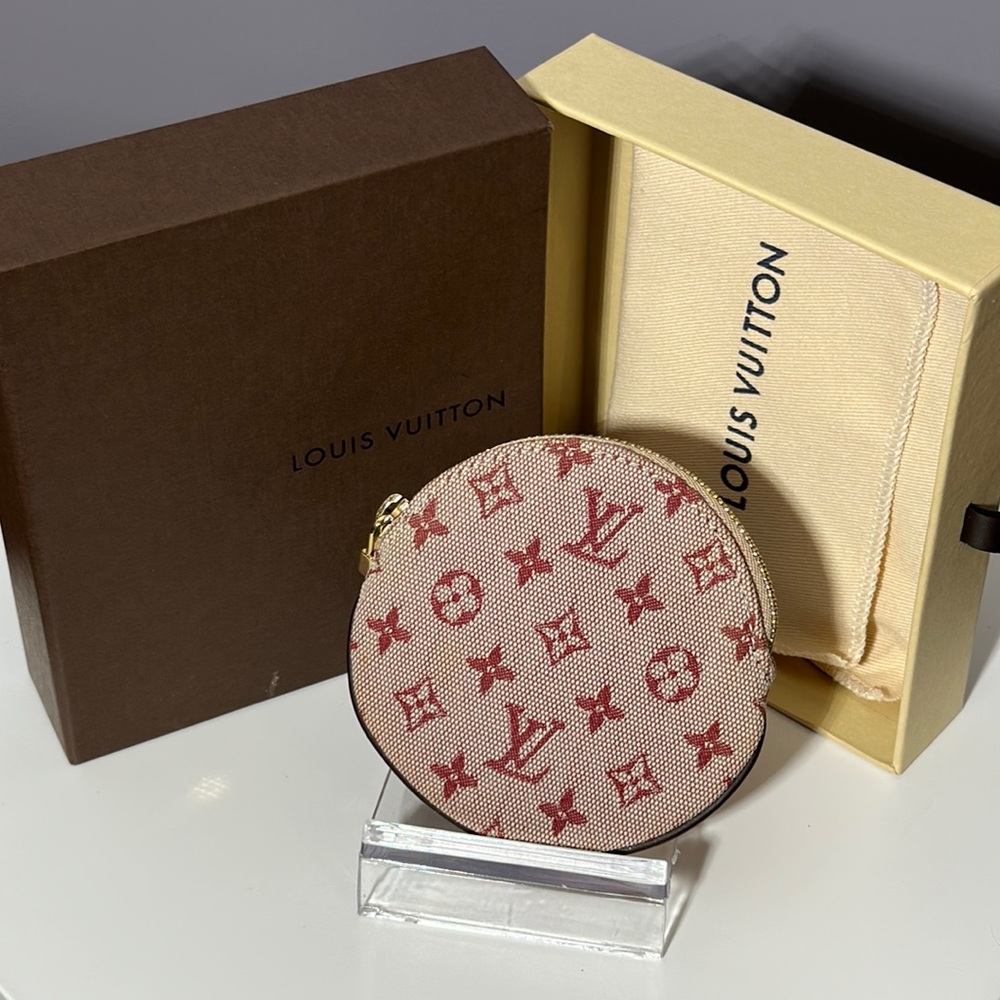 Louis Vuitton Monogram Mini Lin coin case in EUC